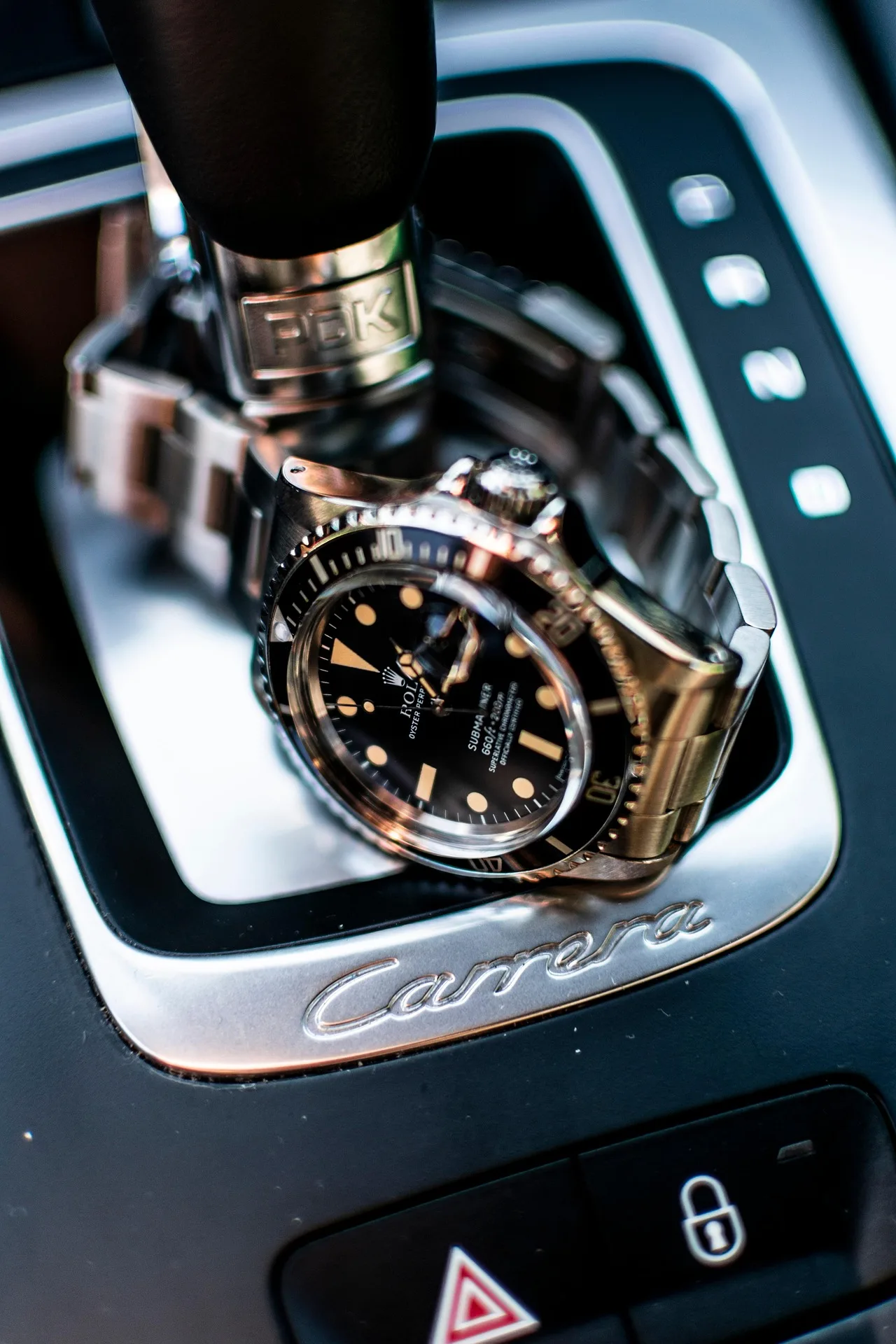 luxuriatimes — elegant watch showcasing finishing details