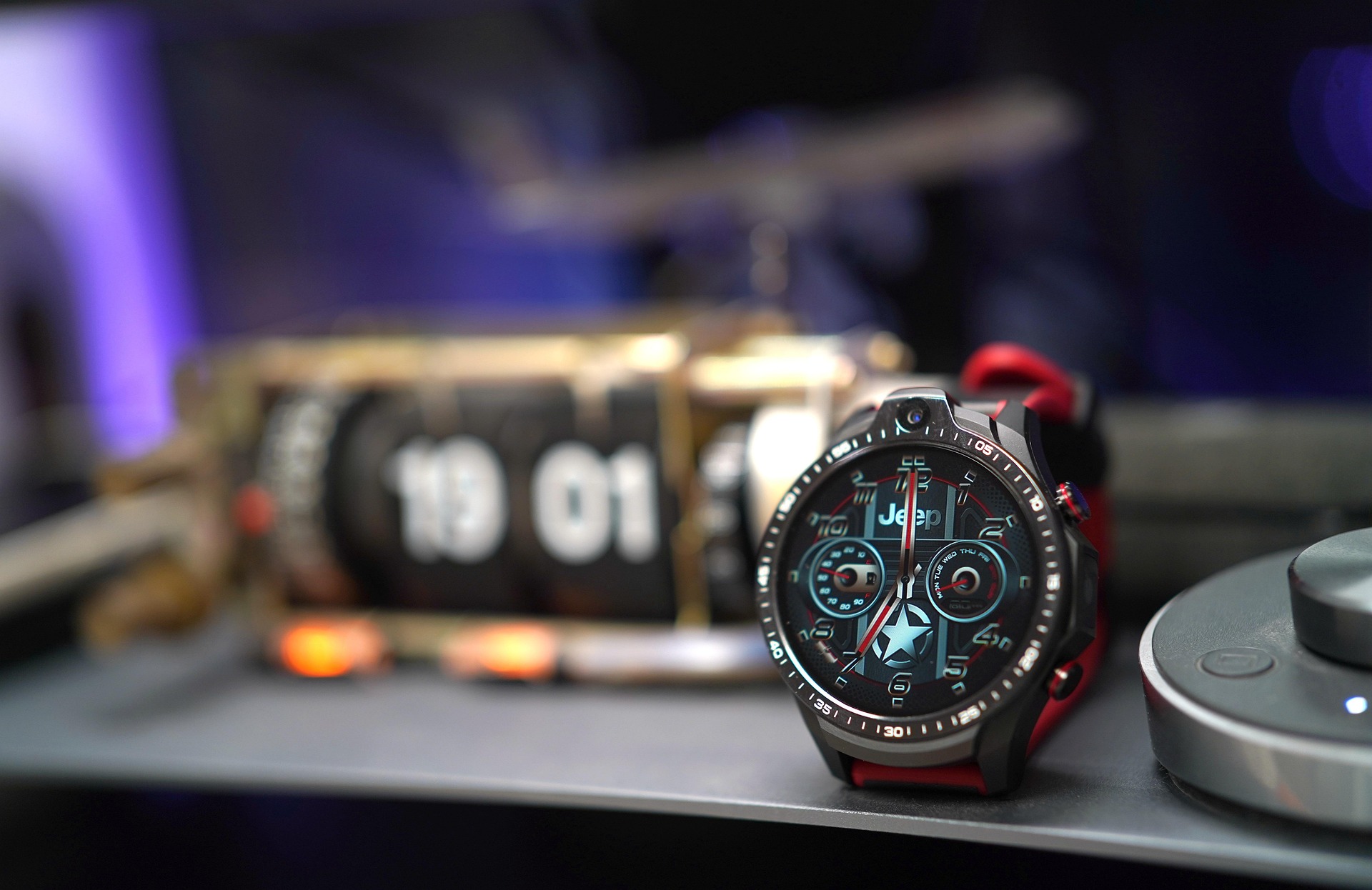 Smart Luxury Watch 2025 – Stylish Futuristic Design