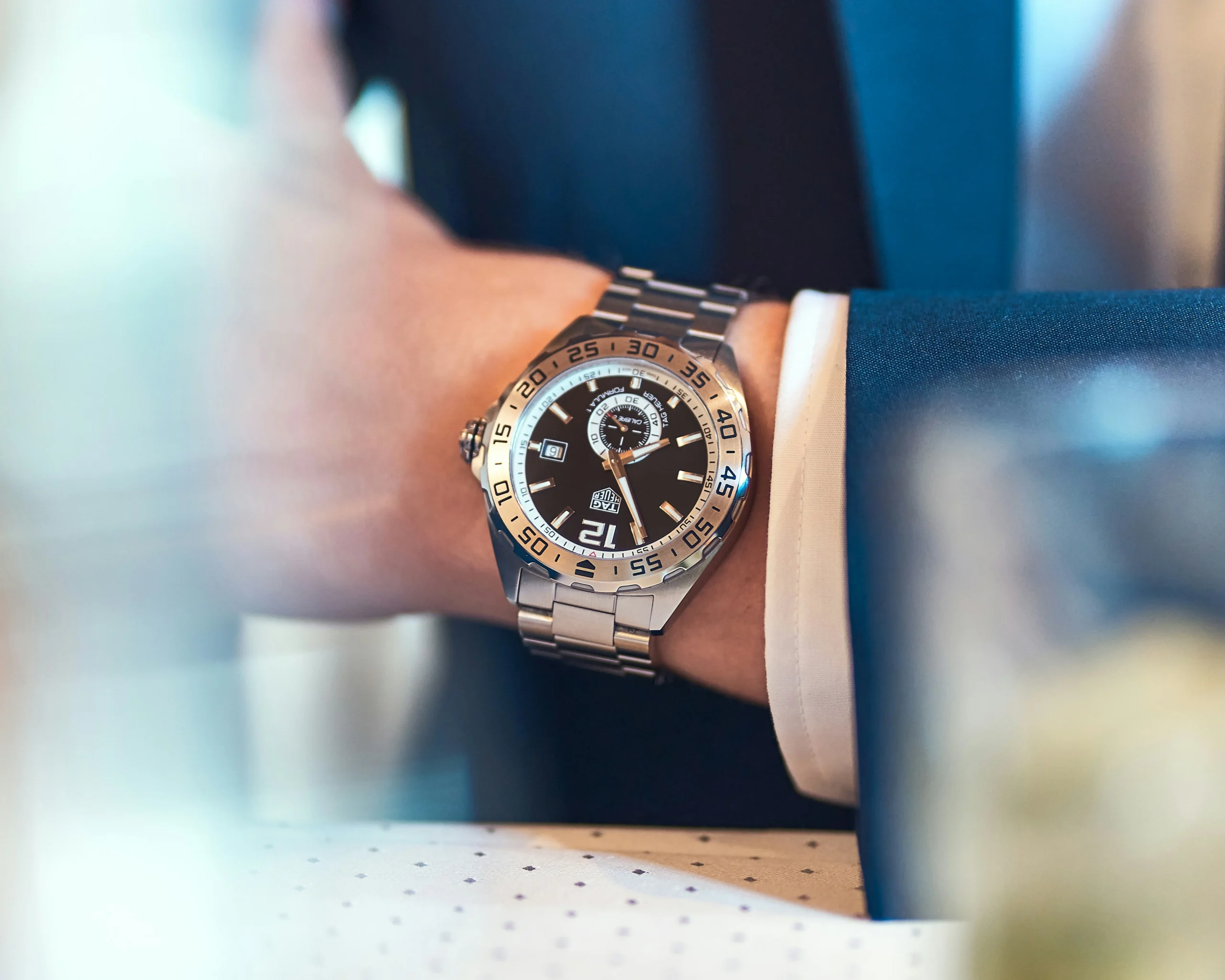 hublot vs rolex which is better 2026 — luxury watch comparison bold vs classic Swiss timepieces