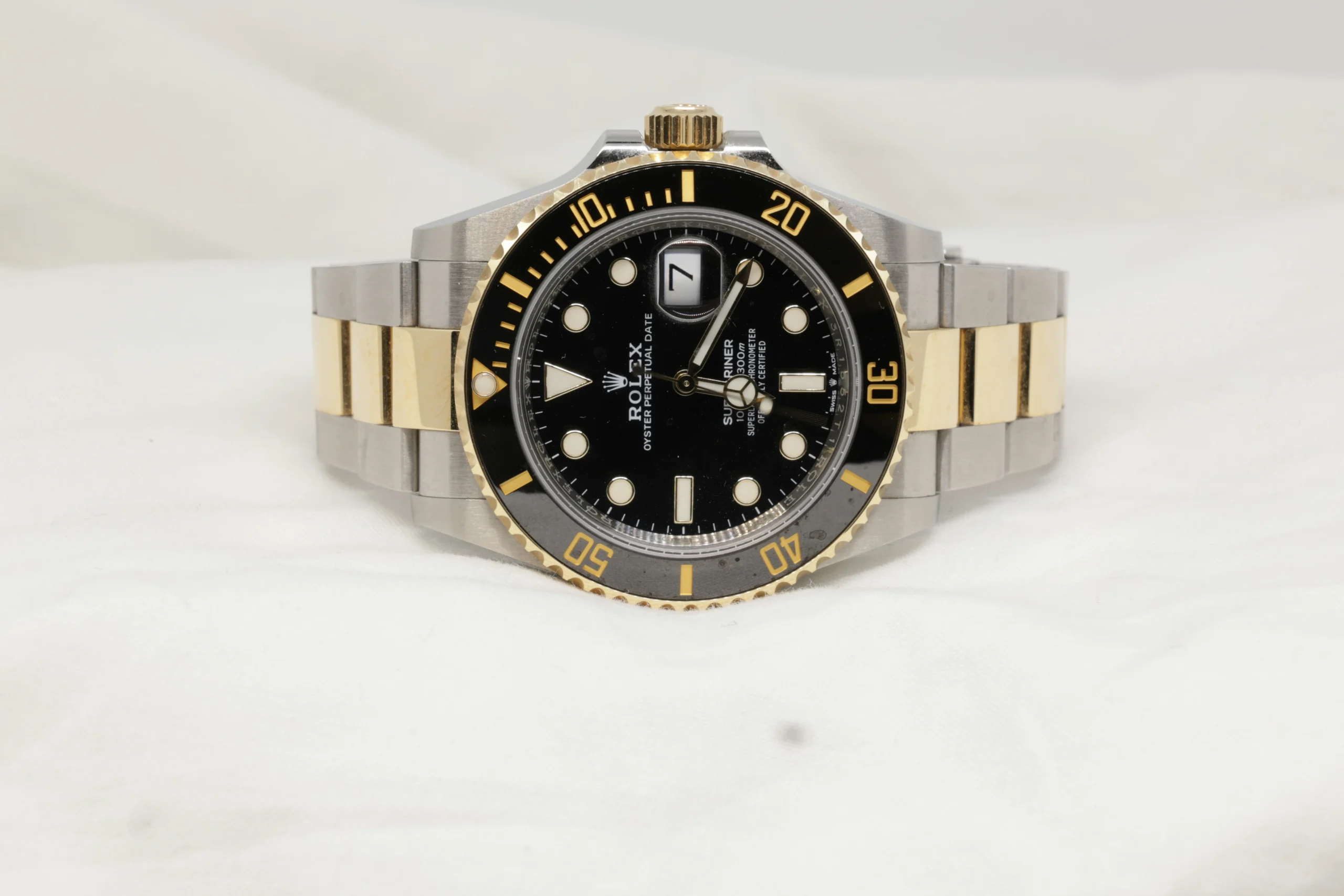 Rolex Submariner luxury watch - showcase